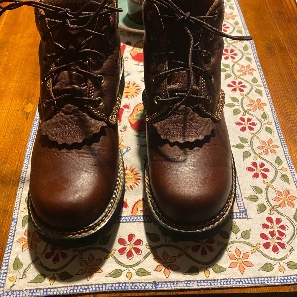 Women’s brown Ariat Canyon work boots size 10